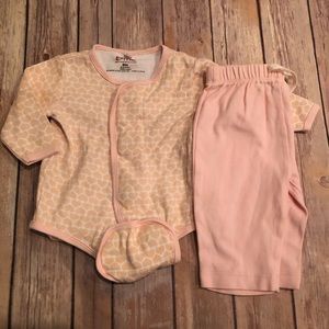 E = mc magnetic pink outfit